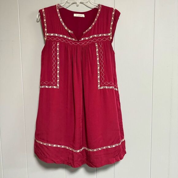 IZZY & LOLA Sleeveless Burgundy with Gold/Tan Embroidery Baby Doll Dress Size S - Picture 1 of 6